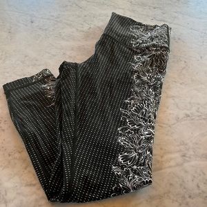 Lululemon cropped leggings size 10